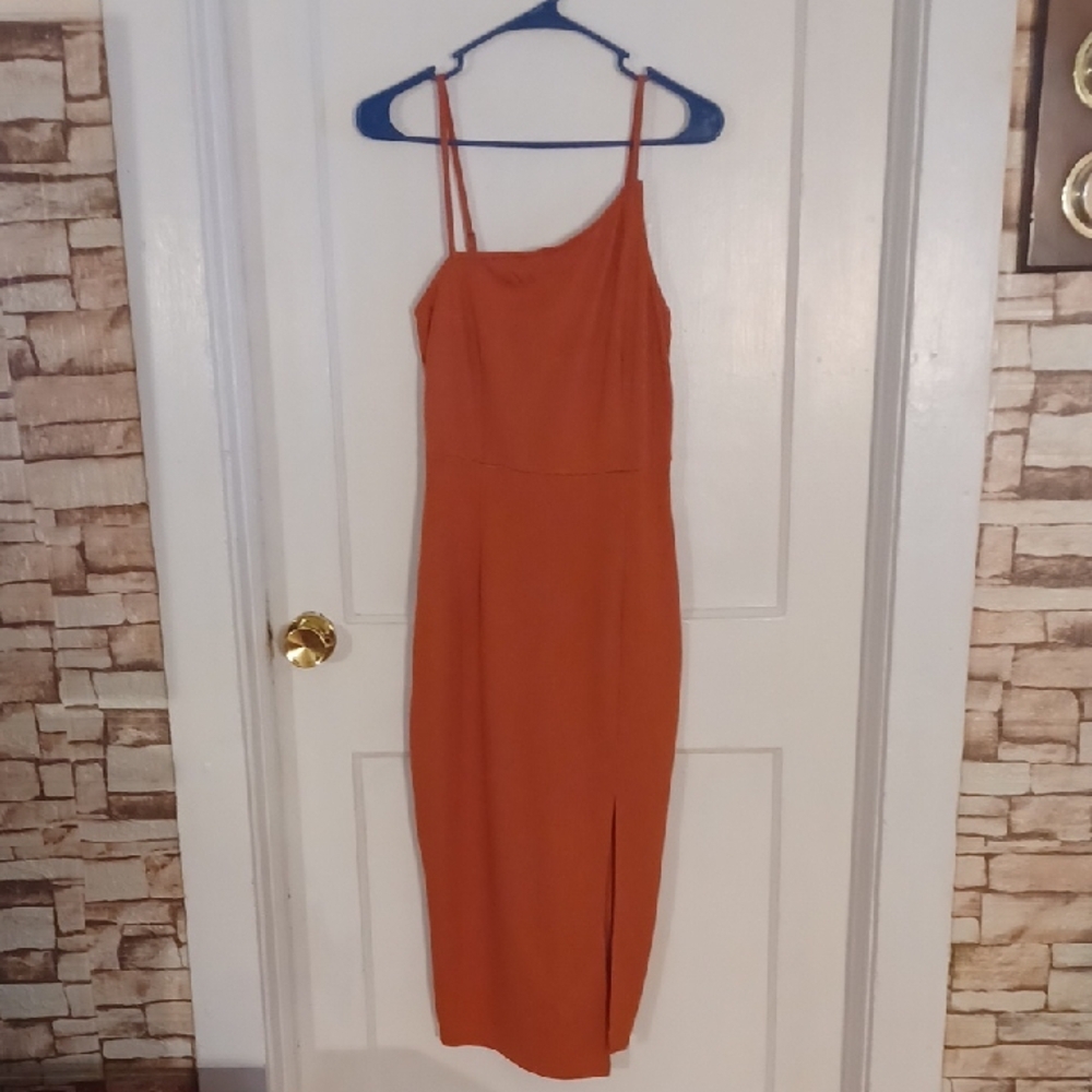 Elegant Women's Dress Size Small Butterscotch Color New With Tags